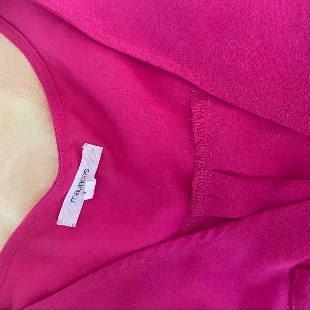 Maurices Hot Pink Sheer Crossover top! Size Large! Zipper chest pockets. Nursing - Picture 3 of 6